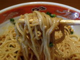 汁なし担々麺 麺のアップ