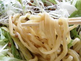 肉味噌サラダ涼麺 麺のアップ