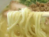 白鶏らーめん 麺のアップ