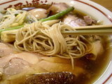 比内地鶏の醤油ラーメン 麺のアップ