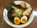黒醤油らーめん 840円