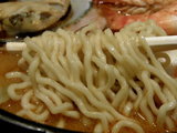 魚介・トム・ヤム 麺のアップ