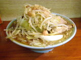 ラーメン 麺少なめ 野菜 ニンニク 700円