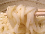 釜あげ醤油 麺のアップ
