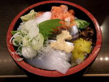 秋の三色丼 580円