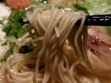 塩ラーメン 麺のアップ