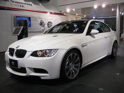 800px-BMW_E92_M3_Coupe_2