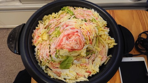 馬鹿「豚バラと白菜を鍋にいれるだけでうまい」　