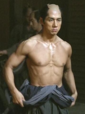 筋トレ効果があらわれる期間!【1年の変化 ...