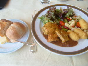 アルカディア市ヶ谷のレストラン フォッセ で日替わりランチ 散歩だけで痩せてやる
