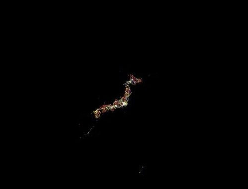 宇宙から見た夜の地球、光の世界地図(画像7枚)
