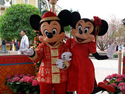 香港ディズニーランド　チャイナドレスのミッキー＆ミニーの人形