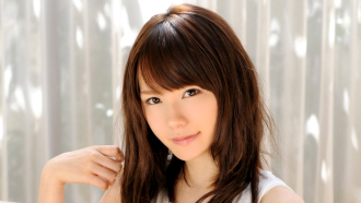 【無】某芸能人似の超絶美人女優 上原志織ちゃんの3P中出しSEX!