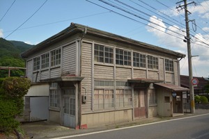 郵便局とバス停