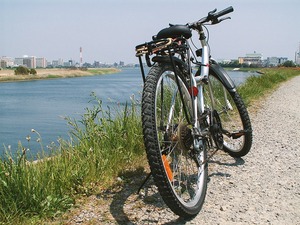 デートより“ぼっち”で過ごしたい!? 「一人でいたい」男の休日