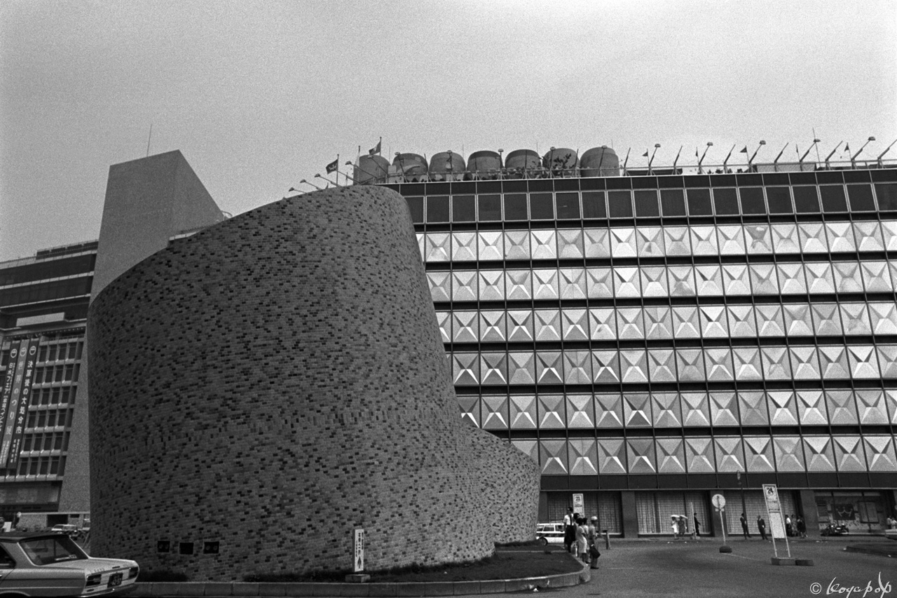 66C187-1969新宿駅前x1280