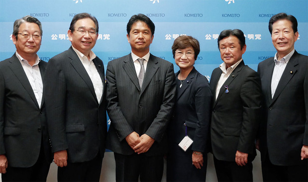 大井川和彦新知事を囲んで