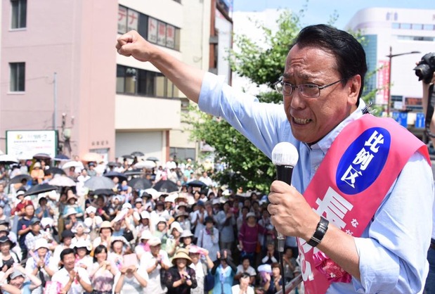 水戸駅まで遊説する長沢ひろあき候補