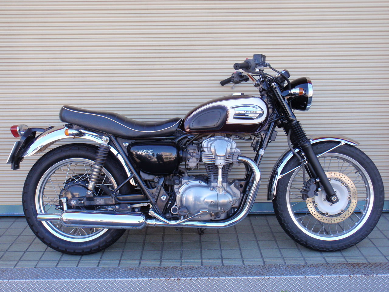 W400-1 (8)