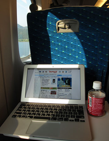 MacBookAir2011mid_17