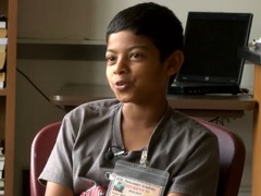7ヶ国語スリランカ少年