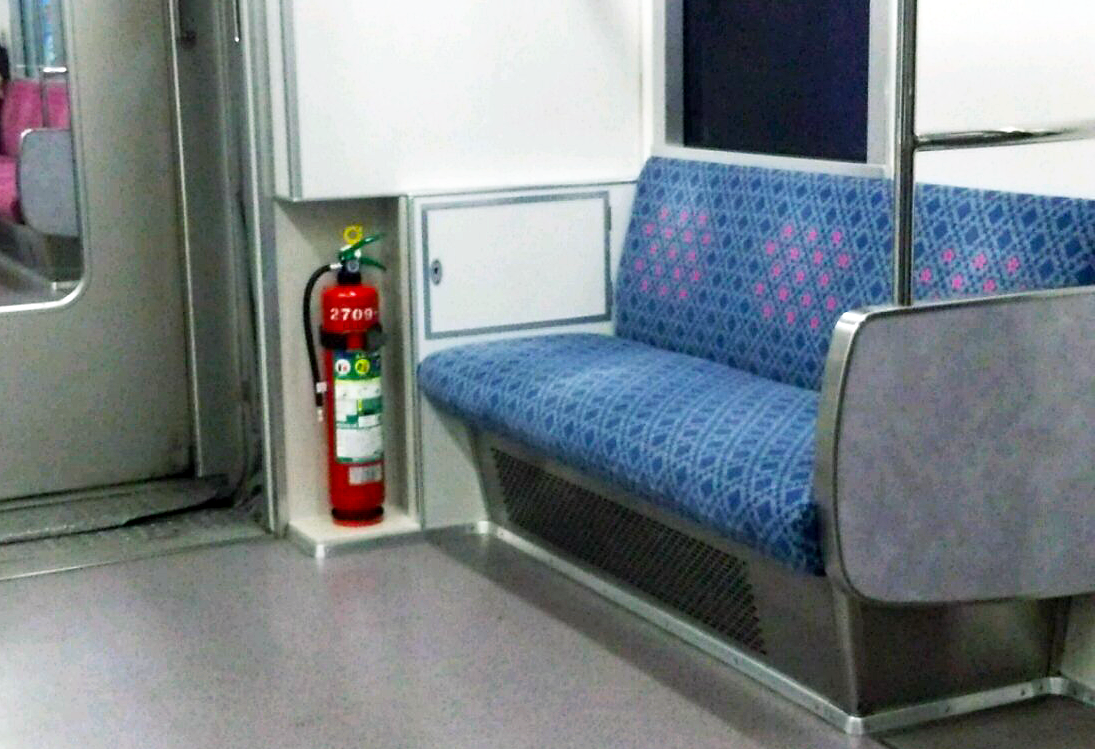 地下鉄車内写真1