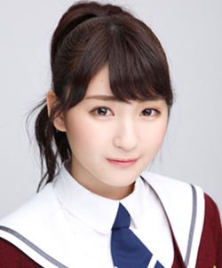 250px-2015年乃木坂46プロフィール_井上小百合_3