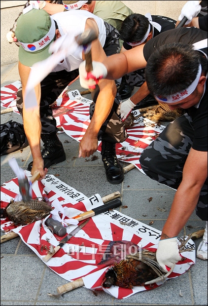 yToLOVEzNX 79y_[NlXzfc2>1{ YouTube>13{ jRjR>1{ ->摜>304 