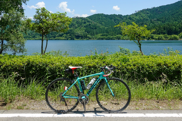 余呉湖で 壁紙用 サイズ小