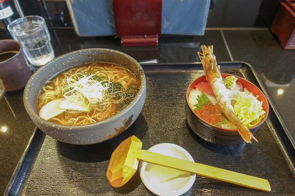 マグロラーメン&海鮮丼
