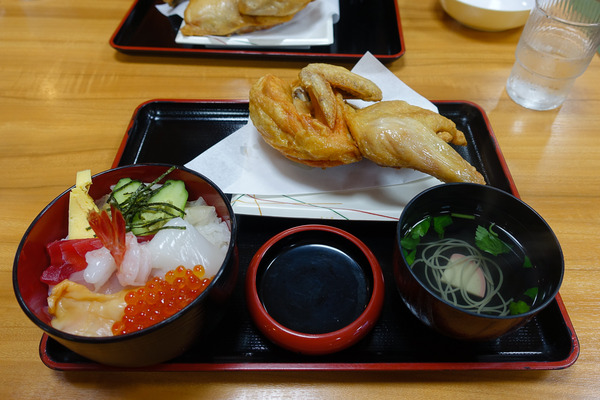 若鶏・海鮮丼
