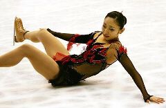転倒した安藤美姫=NHK杯仙台大会女子フリー