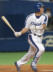 中日対広島 4回裏、中日無死一、三塁、森野が中越えに逆転3ランホーマーを放つ ナゴヤドーム