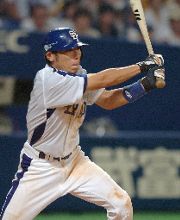 中日対広島 6回裏、中日2死一、三塁、荒木が右前に勝ち越し打を放つ ナゴヤドーム