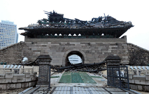 Sungnyemun,_11_February_2008