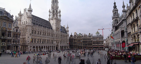 800px-Grand_place_brussels