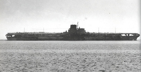 800px-Japanese_aircraft_carrier_Shinano