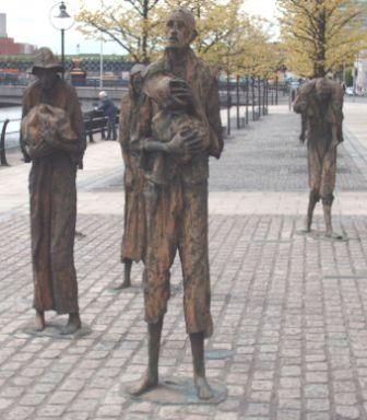 20090216025624_Famine statues