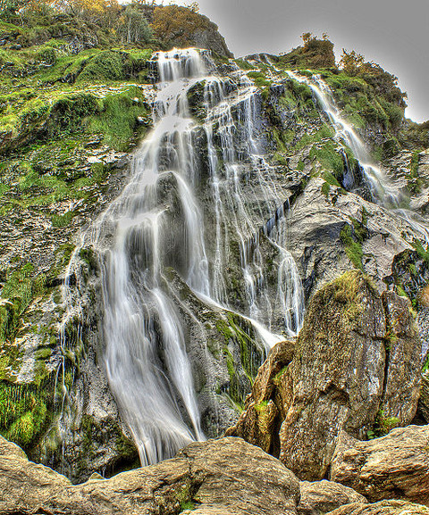 499px-Powerscourt_waterfall