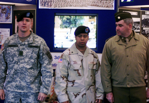 800px-ACU-BDU-WWII_uniform