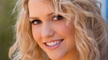 desire_magazine_faces_natural_lighting_mia_malkova_m16759