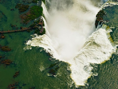 iguazu-falls-brazil-argentina_46571_990x742