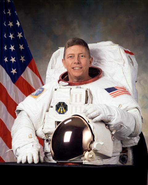 nasa-astronaut-michait-846-p