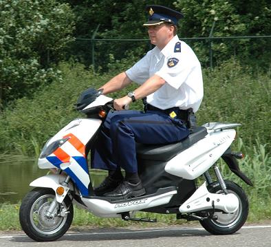 politie-scooter