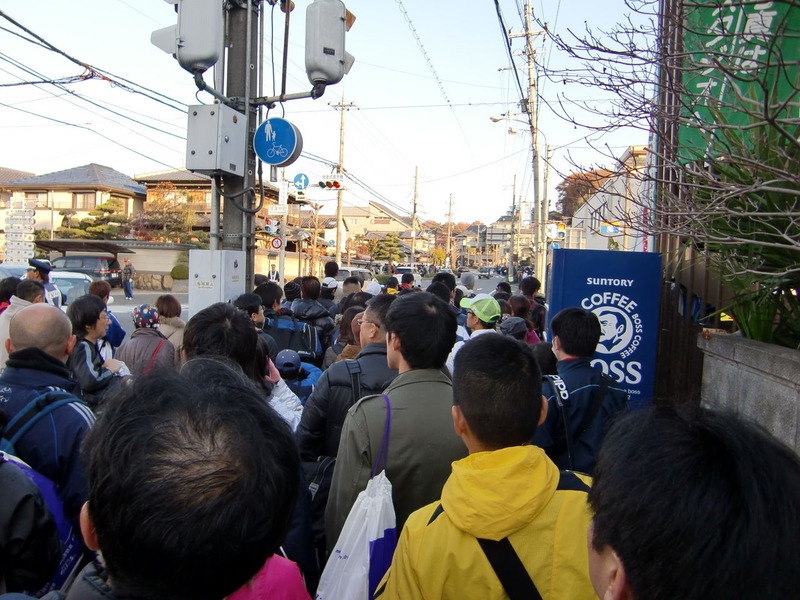競技場まで