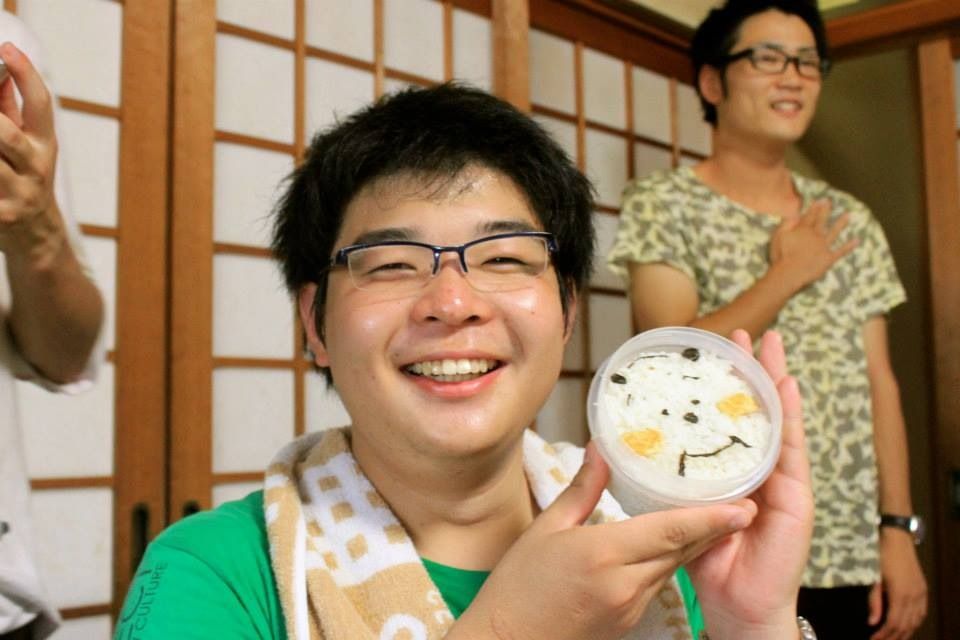 この合宿でも、アピ伝統の似顔絵弁当が(・∀・)つ