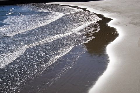 718