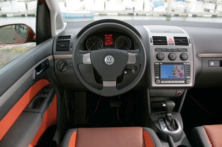 volkswagen_cross_touran9.jpg