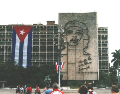 51gue.jpg