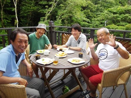 朝食 愉快なラガーマン